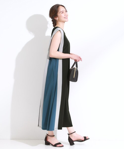 SHOO・LA・RUE（シューラルー）の「【S-LL/ひんやり】全身すっきり見えが楽に叶う サイド切替 バイカラーAラインワンピース（ワンピース・レディース・ネイビー系4/ブラック系4/ブラック系その他5・04/03/02/01）」の9枚目の写真
