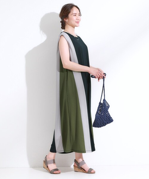 SHOO・LA・RUE（シューラルー）の「【S-LL/ひんやり】全身すっきり見えが楽に叶う サイド切替 バイカラーAラインワンピース（ワンピース・レディース・ネイビー系4/ブラック系4/ブラック系その他5・04/03/02/01）」の13枚目の写真