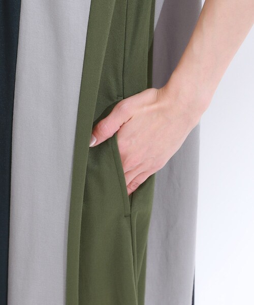 SHOO・LA・RUE（シューラルー）の「【S-LL/ひんやり】全身すっきり見えが楽に叶う サイド切替 バイカラーAラインワンピース（ワンピース・レディース・ネイビー系4/ブラック系4/ブラック系その他5・04/03/02/01）」の22枚目の写真