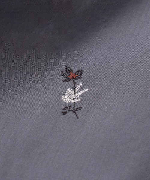 JIEDA(ジエダ)の「BONE FLOWER SHIRT S/S(シャツ/ブラウス・メンズ・グレー/サックスブルー・1/2)」の12枚目の写真