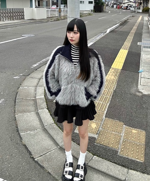 MandO（エムオー）（エムオー）の「ハイネックフェザートラックジャケット（ニット/セーター・メンズ・グレー/ブラック・LARGE/MEDIUM）」の3枚目の写真
