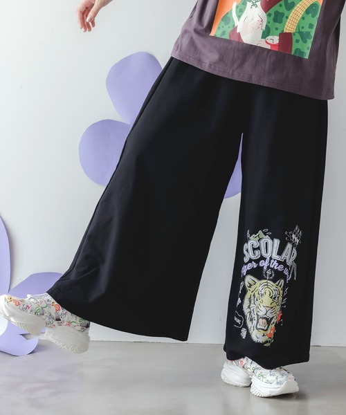 ScoLar（スカラー）の「152747：タイガーロゴ柄裏毛ワイドパンツ