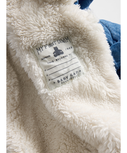 GAP（ギャップ）の「キルティング あったかデニムカバーオール (ベビー)（デニムジャケット・キッズ・インディゴブルー・50cm/60cm/70cm/80ｃｍ）」の3枚目の写真