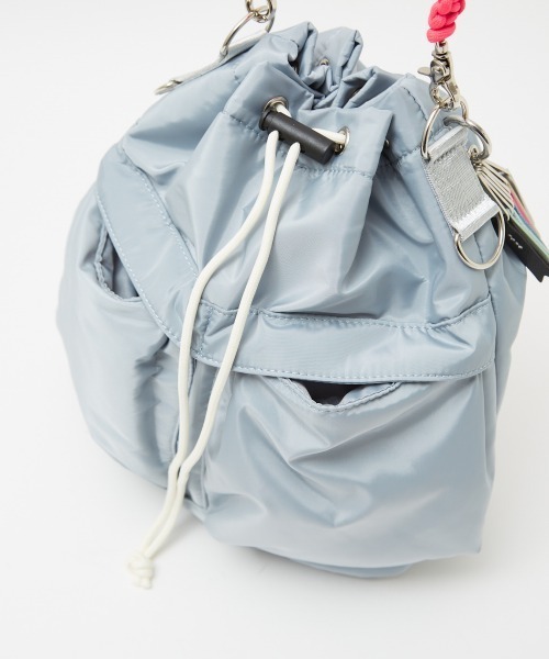 cheek（BAG）（チーク）の「【cheek】kinchakucode 2WAY コードハンドル 巾着 ナイロン トートバッグ（ショルダーバッグ・レディース・ホワイト/ブラック/パープル/グレー/ピンク/イエロー・フリー）」の19枚目の写真