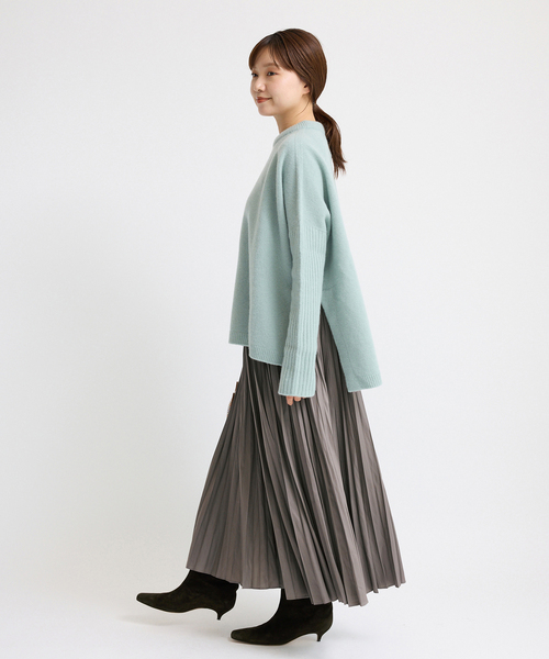 IENA（イエナ）の「レザーライクサテンプリーツスカート（スカート・レディース・チャコールグレー/ブラック/ブラウン・36/38）」の18枚目の写真