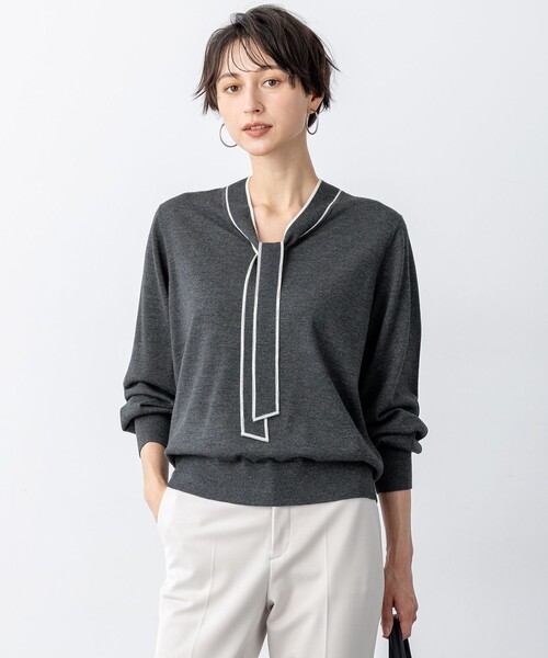 23区(ニジュウサンク)の「【洗える】ウーステッドウール ボウタイ ニット(ニット/セーター・レディース・ブラック系/ベージュ系/グレー系/ネイビー系・38/40)」の2枚目の写真