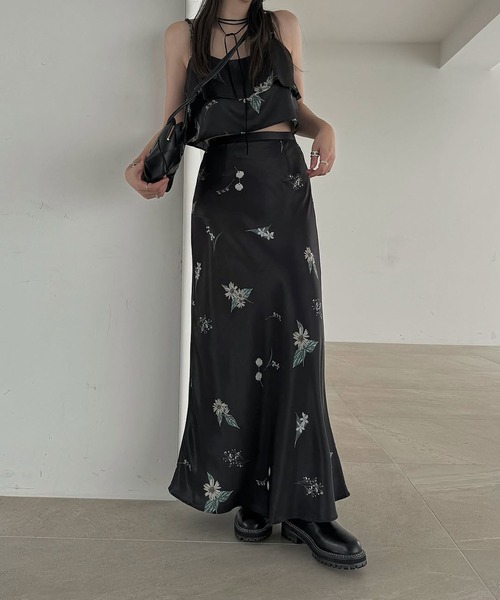 WILLFULLY(ウィルフリー)の「multi flower print bustier skirt SET UP(セットアップ・レディース・ブラック/チャコール・FREE)」の7枚目の写真
