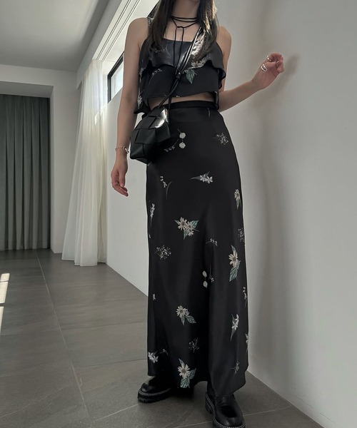 WILLFULLY(ウィルフリー)の「multi flower print bustier skirt SET UP(セットアップ・レディース・ブラック/チャコール・FREE)」の9枚目の写真