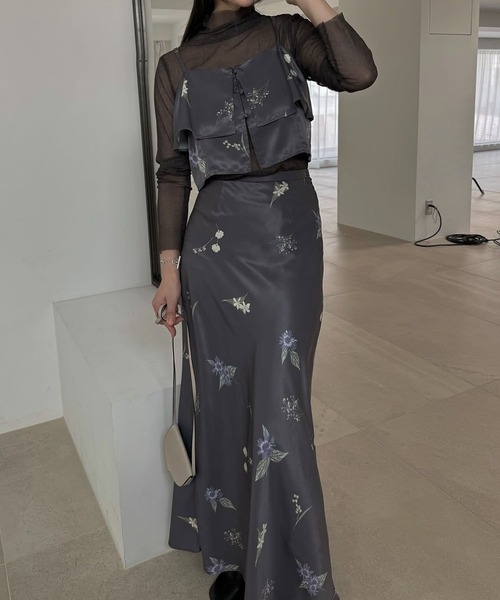 WILLFULLY(ウィルフリー)の「multi flower print bustier skirt SET UP(セットアップ・レディース・ブラック/チャコール・FREE)」の15枚目の写真