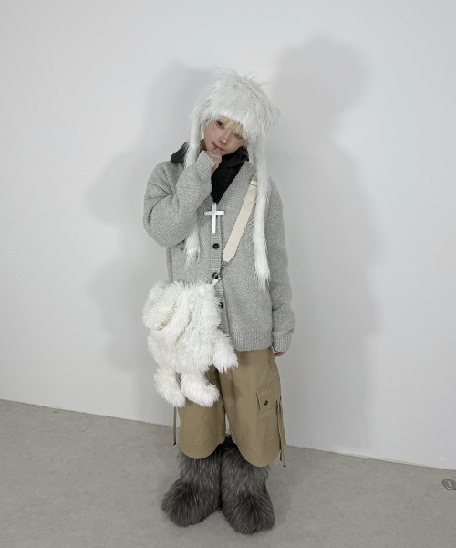 Never mind the XU / Chikashitsu+（ネバーマインド ザ エックスユー / チカシツプラス）の「【Nerd out XU】arm and legs fur bag / 【ナードアウトエックスユー】アームアンドレッグファーバッグ <着用動画あり>（ショルダーバッグ・メンズ・ホワイト・ONE SIZE）」の7枚目の写真