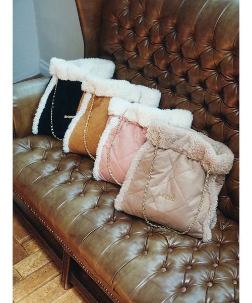 SNIDEL（スナイデル）の「【WEB限定/ボアコレクション】キルティングチェーンバッグ（ハンドバッグ・レディース・グレー/ブラック/ブラウン/ピンク・F）」の17枚目の写真