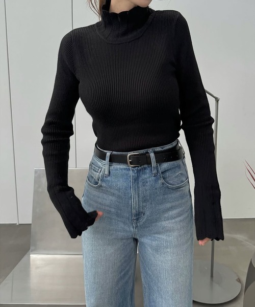 WILLFULLY（ウィルフリー）の「scallop high neck flare sleeve knit（ニット/セーター・レディース・ブラウン/ベージュ/アイボリー/ブラック/グレー・FREE）」の3枚目の写真