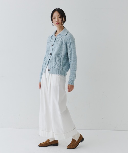 NUJOH(ヌゾ)の「Chunky Cable Knit Short Cardigan / チャンキーニットショートカーディガン(ニット/セーター・レディース・ベージュ/ブルー・FREE)」の5枚目の写真