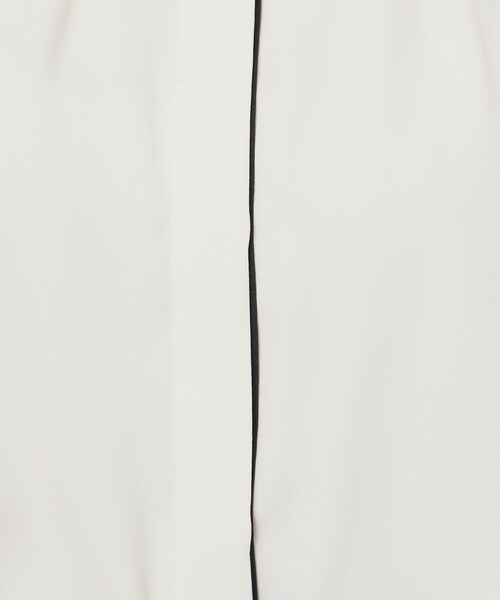 index（インデックス）の「タックデザインバンドカラーブラウス【洗濯機OK】（シャツ/ブラウス・レディース・ホワイト系7/ベージュ系その他7/ネイビー系4/ブラック系7・36/38/40/42）」の8枚目の写真