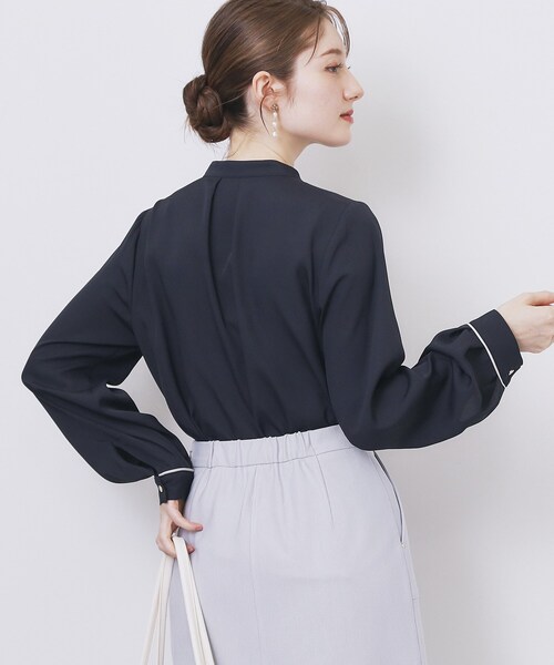 index（インデックス）の「タックデザインバンドカラーブラウス【洗濯機OK】（シャツ/ブラウス・レディース・ホワイト系7/ベージュ系その他7/ネイビー系4/ブラック系7・36/38/40/42）」の10枚目の写真