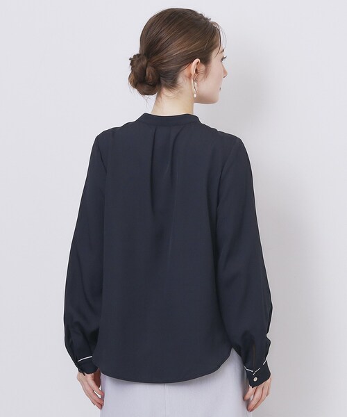 index（インデックス）の「タックデザインバンドカラーブラウス【洗濯機OK】（シャツ/ブラウス・レディース・ホワイト系7/ベージュ系その他7/ネイビー系4/ブラック系7・36/38/40/42）」の18枚目の写真