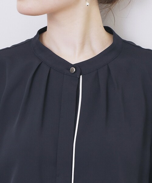index（インデックス）の「タックデザインバンドカラーブラウス【洗濯機OK】（シャツ/ブラウス・レディース・ホワイト系7/ベージュ系その他7/ネイビー系4/ブラック系7・36/38/40/42）」の21枚目の写真