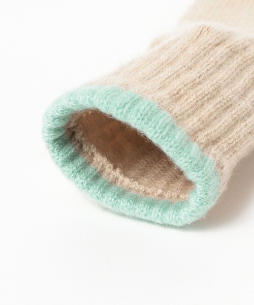 WILLIAM BRUNTON(ウィリアムブラントン)の「WILLIAM BRUNTON / カシミヤ グローブ(手袋・レディース・ブラック系その他2/ブラウン/ブラック系その他4・ONE SIZE)」の5枚目の写真