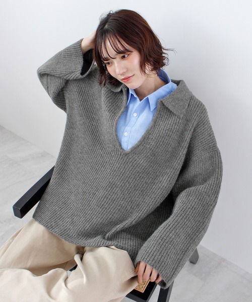 ABYS(アビス)の「アルパカタッチ襟付きキーネックプルオーバー(ニット/セーター・レディース・チャコールグレー/アイボリー/ブラウン・FREE)」の2枚目の写真