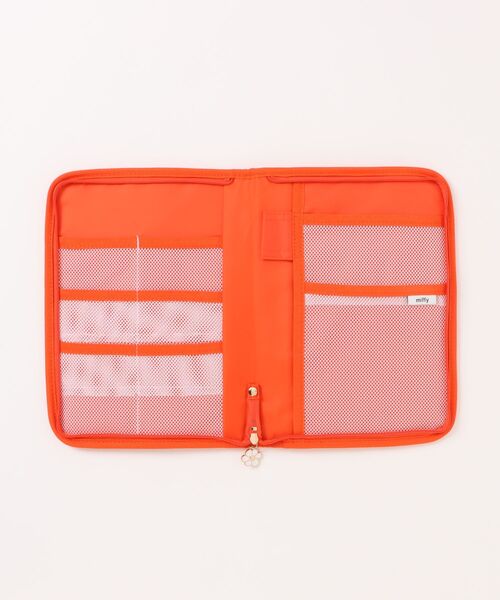 Miffy( ミッフィー)の「マルチケース ミッフィー 総柄(母子手帳ケース・レディース・ホワイト・FREE)」の3枚目の写真