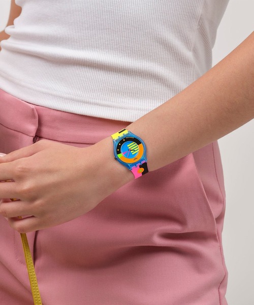 SWATCH(スウォッチ)の「SWATCH NEON FLUMOTIONS(アナログ腕時計・レディース・クリア・FREE)」の5枚目の写真