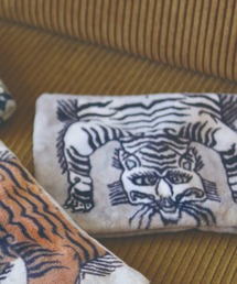 MILLION CARATS(�~���I���J���b�c)�́g�[�d×�R�[�h���X�h�sPOST GENERAL�t 15���łۂ��ۂ��A�C���e���A�ɂ��f����d�C������ۃ^�C�K�[���C�G�e�B�̂ӂ�ӂ��p�J�o�[�t���A�����^�ׂ邠���������������E�ԓ��E�A�E�g�h�A�܂ŁA�������₳�������߂�~�M���q�[�^�[�N�b�V����  ���d�C��������ہA�v���O�R�[�h�A�J�o�[�̃Z�b�g(�u�����P�b�g)