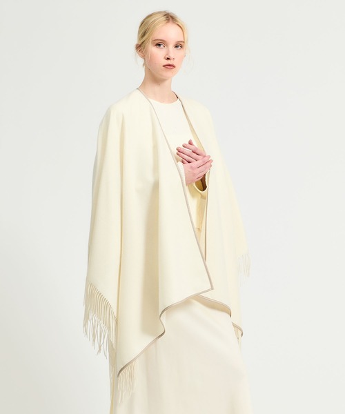 ESTNATION(エストネーション)の「ESTNATION / パイピング カシミヤ ポンチョ(ストール/ショール・レディース・グレー/ホワイト・FREE)」の1枚目の写真