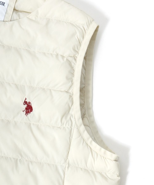 U.S. POLO ASSN.（ユーエスポロアッスン）の「U.S.POLO ASSN. キルティング ノーカラー フェイクダウンジャケットベスト/中わたインナーダウン レディース（ダウンベスト・レディース・ベージュ/ネイビー/アイボリー/ブラック/カーキ・M/L）」の9枚目の写真