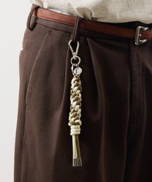 And A（アンドエー）の「ITTI イッチ / CRISTY FOLD KNOT CHARM STCOW クリスティフォールドノットチャーム 牛革キーホルダー / ITTI-GOODS-082-STC（キーホルダー）」