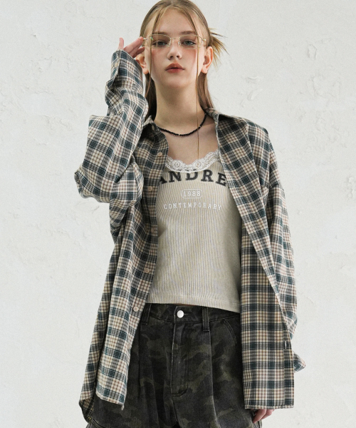 AVANDRESS(アバンドレス )の「Alton Overfit Check Shirt BLUE(シャツ/ブラウス・レディース・ブルー・LARGE/MEDIUM/X-LARGE)」の3枚目の写真
