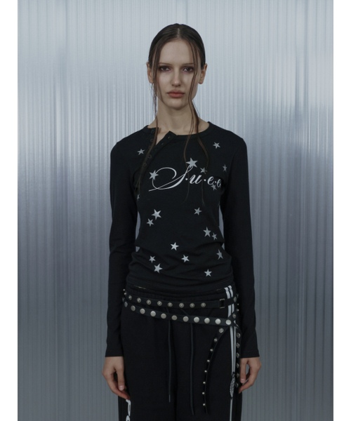 SETUP-EXE（セットアップイーエックスイー）の「STAR HENLEY NECK TOP / BLACK（Tシャツ/カットソー・レディース・その他・OS）」の3枚目の写真