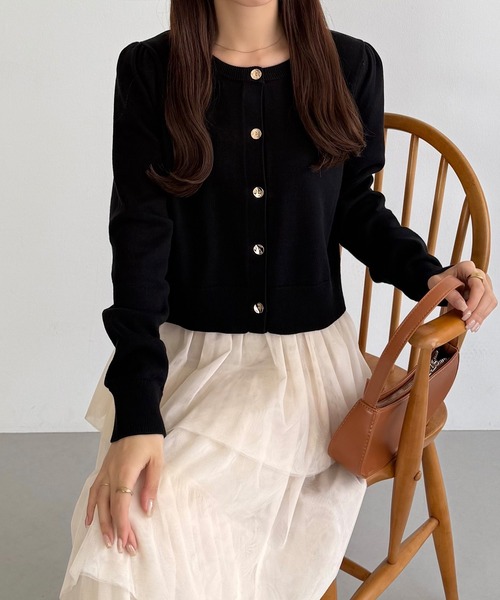 callautia（カラウティア）の「金ボタンコットンショートニットカーディガン（カーディガン/ボレロ・レディース・ブラック/オフホワイト/チャコール・MEDIUM/LARGE）」の5枚目の写真