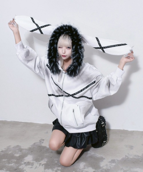 REFLEM(レフレム)の「『REFLEM/レフレム』ファー付きうさ耳ZIPパーカー/ジップアップパーカー(パーカー・レディース・ホワイト/ブラック・FREE)」の9枚目の写真