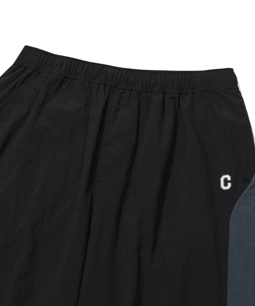 COVERNAT(カバーナット)の「カレッジトラックブロックジョガーパンツブラック(スウェットパンツ・レディース・その他・SMALL/MEDIUM/LARGE)」の4枚目の写真