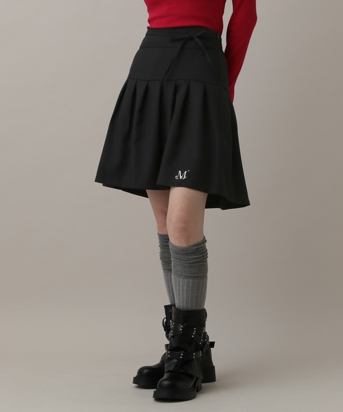 ALAND（エーランド）の「MUCENT／リボンプリーツスカート（スカート・レディース・ブラック/チャコールグレー・FREE）」の2枚目の写真