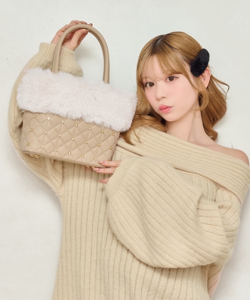 apres jour(アプレジュール)の「【apres jour×ARIAZ】キルティングビジューファーバッグ【ZOZOTOWN限定アイテム】(ショルダーバッグ・レディース・ブラック/ベビーピンク/ベージュ/ホワイト/ボルドー・FREE)」の3枚目の写真
