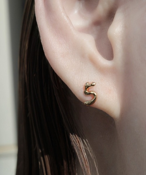 norme(ノーム)の「【SILVER925】ノーム ナンバリング ピアス (1P) / norme numbering pierce (1P)(ピアス(片耳用)・レディース・ゴールド系9/ゴールド系4/ゴールド系2/ゴールド系3/ゴールド系1/ゴールド系8/ゴールド系7/ゴールド系6/ゴールド系5・FREE)」の6枚目の写真