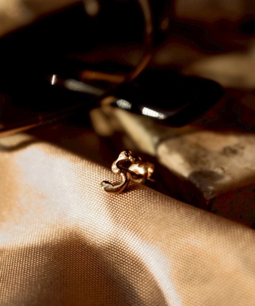 norme(ノーム)の「【SILVER925】ノーム ナンバリング ピアス (1P) / norme numbering pierce (1P)(ピアス(片耳用)・レディース・ゴールド系9/ゴールド系4/ゴールド系2/ゴールド系3/ゴールド系1/ゴールド系8/ゴールド系7/ゴールド系6/ゴールド系5・FREE)」の10枚目の写真