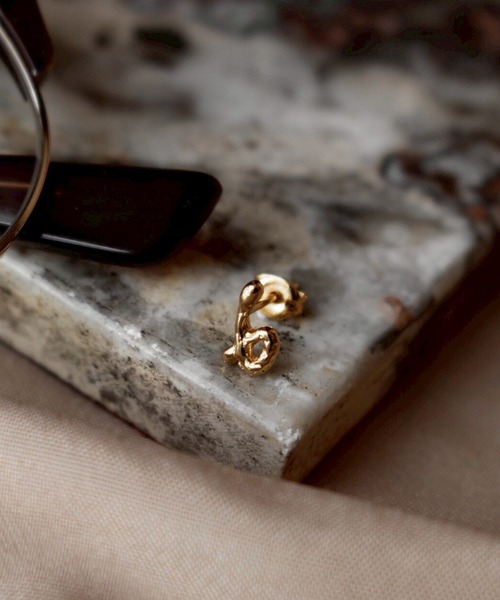 norme(ノーム)の「【SILVER925】ノーム ナンバリング ピアス (1P) / norme numbering pierce (1P)(ピアス(片耳用)・レディース・ゴールド系9/ゴールド系4/ゴールド系2/ゴールド系3/ゴールド系1/ゴールド系8/ゴールド系7/ゴールド系6/ゴールド系5・FREE)」の11枚目の写真