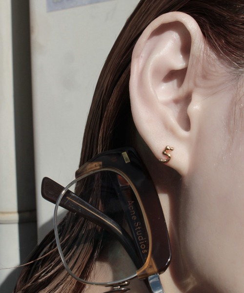 norme(ノーム)の「【SILVER925】ノーム ナンバリング ピアス (1P) / norme numbering pierce (1P)(ピアス(片耳用)・レディース・ゴールド系9/ゴールド系4/ゴールド系2/ゴールド系3/ゴールド系1/ゴールド系8/ゴールド系7/ゴールド系6/ゴールド系5・FREE)」の12枚目の写真