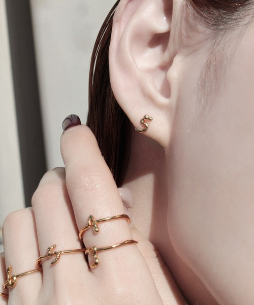 norme(ノーム)の「【SILVER925】ノーム ナンバリング ピアス (1P) / norme numbering pierce (1P)(ピアス(片耳用)・レディース・ゴールド系9/ゴールド系4/ゴールド系2/ゴールド系3/ゴールド系1/ゴールド系8/ゴールド系7/ゴールド系6/ゴールド系5・FREE)」の16枚目の写真