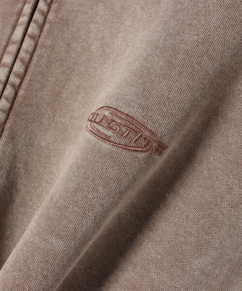 BEAMS HEART(ビームスハート)の「フェード エンブレム ジップ パーカー【ユニセックス】(パーカー・メンズ・ブラック/ブラウン・LARGE/MEDIUM/SMALL)」の10枚目の写真