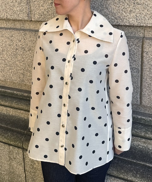 JENNE（ジェンヌ）の「日本製ラグジュアリードットブラウス（北陸生産生地）（その他トップス・レディース・ネイビー/ブラック/アイボリー・SMALL/MEDIUM/LARGE/X-LARGE）」の16枚目の写真