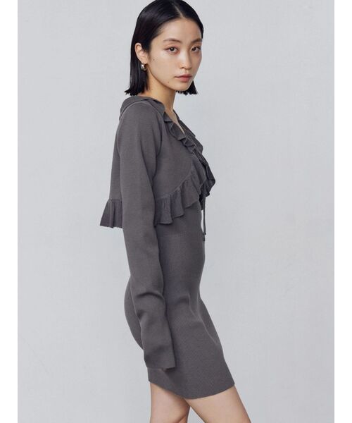 EMODA(エモダ)の「クロップドカーディガンセットアップ(ワンピース・レディース・ブラック/グレー・FREE)」の11枚目の写真