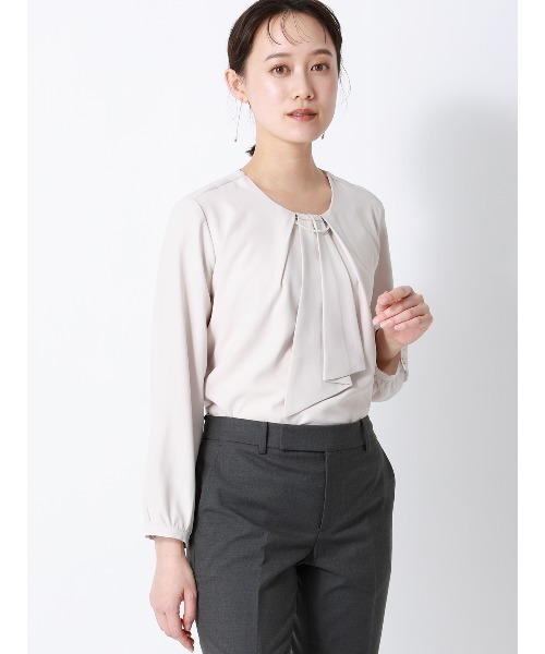 SUIT SQUARE（スーツスクエア）の「ラウンドネックブラウス 8分袖 ウォッシャブル NIR＋UVカット 無地 メタルパーツ（シャツ/ブラウス・レディース・ベージュ/ネイビー/イエロー/サックスブルー/オフホワイト・38(9号)/40(11号)）」の20枚目の写真