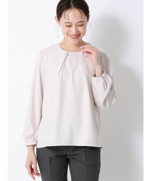 SUIT SQUARE（スーツスクエア）の「ラウンドネックブラウス 8分袖 ウォッシャブル NIR＋UVカット 無地 メタルパーツ（シャツ/ブラウス・レディース・ベージュ/ネイビー/イエロー/サックスブルー/オフホワイト・38(9号)/40(11号)）」の22枚目の写真