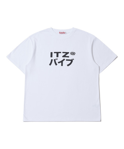 ITZAVIBE(イッザバイブ)の「MIX LOGO T SHIRT - WHITE(Tシャツ/カットソー・レディース・その他・ONE SIZE)」の1枚目の写真