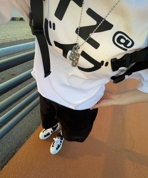ITZAVIBE(イッザバイブ)の「MIX LOGO T SHIRT - WHITE(Tシャツ/カットソー・レディース・その他・ONE SIZE)」の5枚目の写真