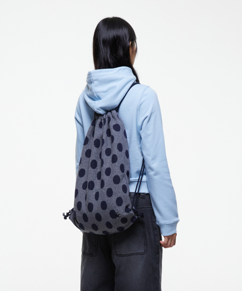THECOLDESTMOMENT(ザコールデストモーメント)の「TCM dot gym sack (charcoal)(バックパック/リュック・レディース・その他・ONE SIZE)」の4枚目の写真