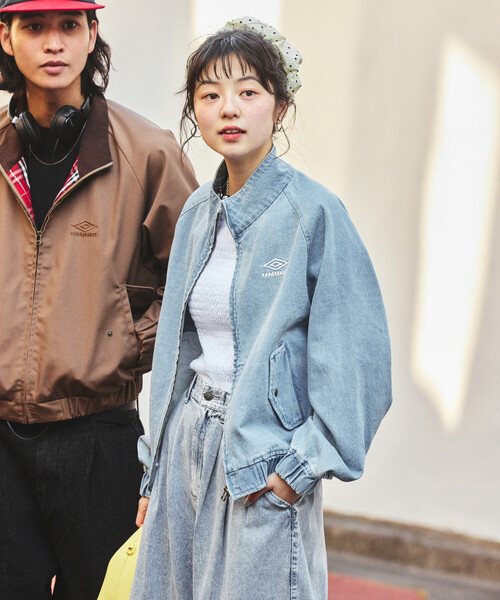 FREAK'S STORE(フリークスストア)の「UMBRO × FREAK'S STORE/アンブロ 別注 DENIM STAND COLLAR BLOUSON/デニム スタンドカラー ブルゾン(デニムジャケット・レディース・ブルー/ブラック/ネイビー・フリ-)」の10枚目の写真